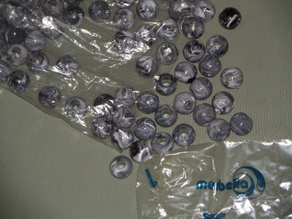 1 1/2 lbs Vintage Marbella Round Black White Marble 7/8" / 22 mm Plastic Beads Macrame Supply for Plant Hangers, Purses, Wall Hangings