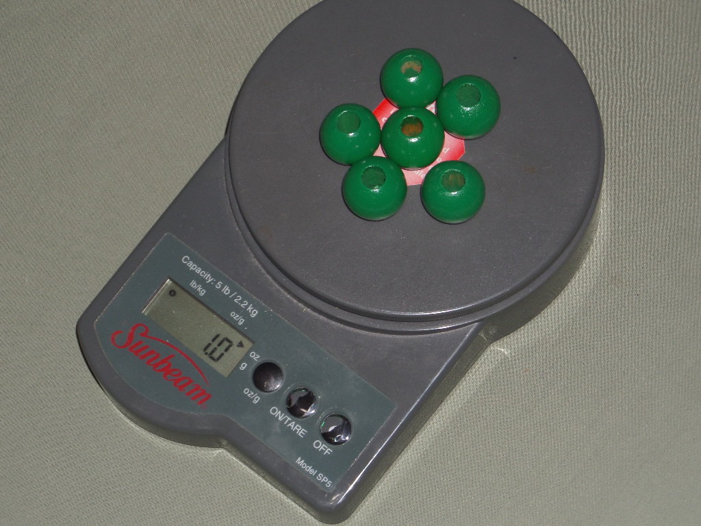 2 lbs Vintage 1" Round Green Wood 25mm Wooden Beads Macrame Craft Lot 3/8" Hole for Plant Hangers, Wall Hangings