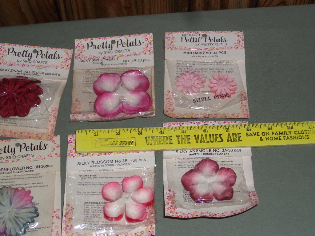 8 packs Vintage Assorted Siro Crafts Pretty Petals Mixed Colors, Wall Hangings, Scrapbooking Embellishment, Wreath Making Supply