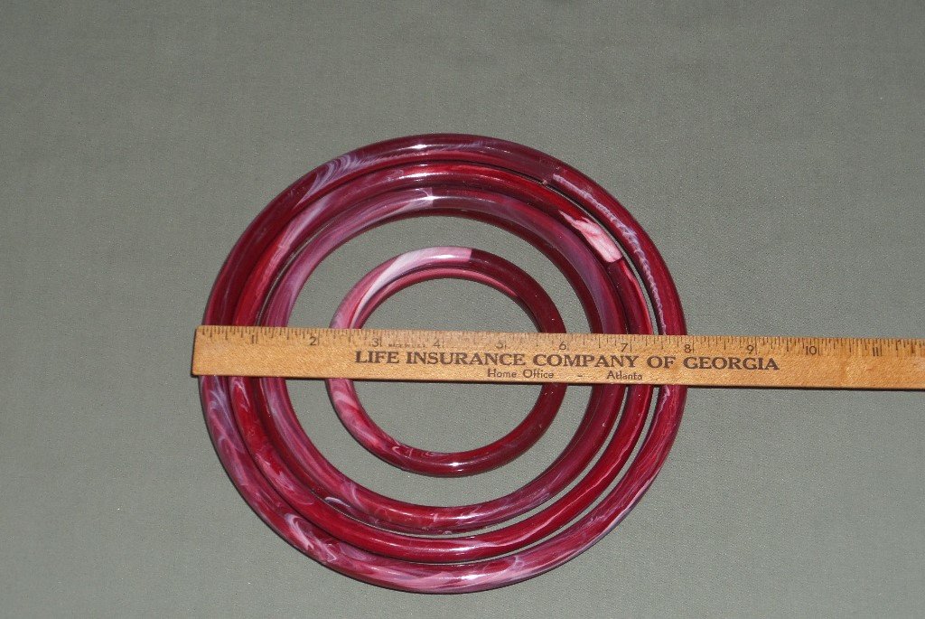 8 Vintage Marbella Round Burgundy Marble Plastic Macrame Craft Rings Lot 4" 6" 7" 8" Ring Sizes 2 of each