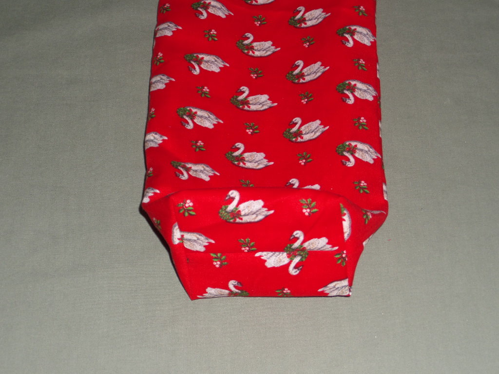 4 Christmas Swans Mug Rugs & Gift Bag Holiday Fabric Coasters Handmade Gifts, Kitchen Decor